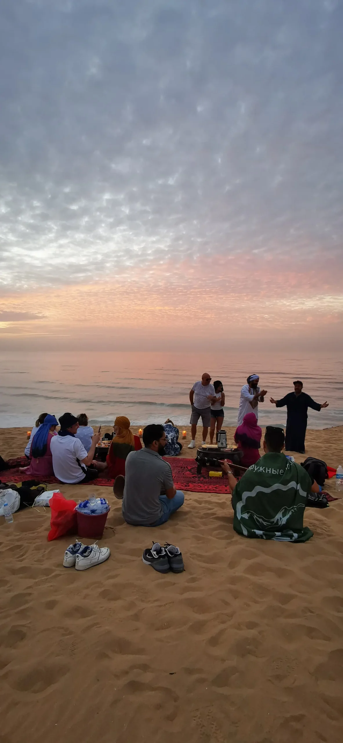 Sandboard au coucher du soleil dans le mini-désert de Timlalin près d’Agadir et Taghazout